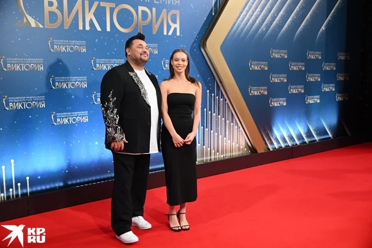 Жуков показал подросшую дочь и признался, что сам не разгадал феномен «Руки вверх!»