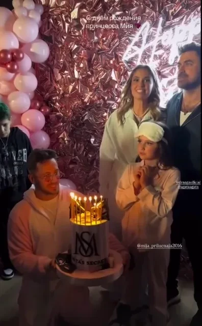 Агата Муцениеце с новым возлюбленным отметила день рождения дочери от Павла Прилучного