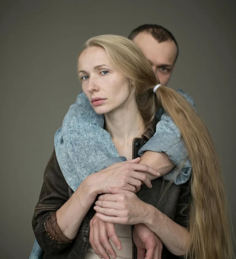 Эффектные, но немедийные звездные жены: супруга Борисова произвела фурор на «Оскаре», а юная возлюбленная Петрова вот-вот подарит ему наследника