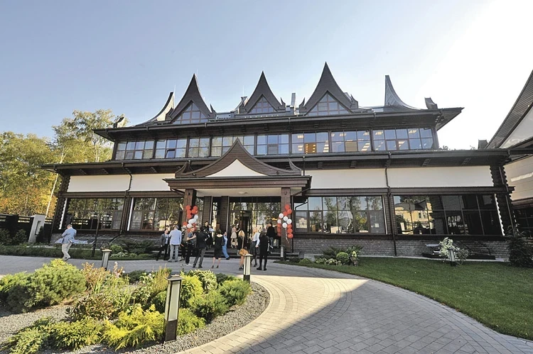 Лепс поселит 19-летнюю жену в доме за 200 млн рублей