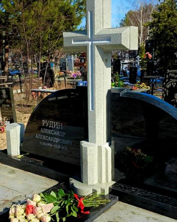 Натали показала могилу мужа и призналась, что умерла вместе с ним