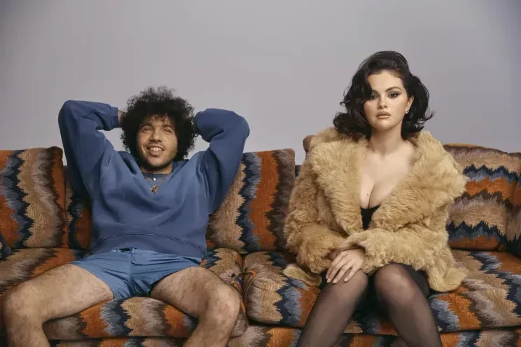 Хейли Бибер подаёт в суд на хейтеров из-за слухов о вражде с Селеной Гомес и многолетнем преследовании своего мужа Джастина