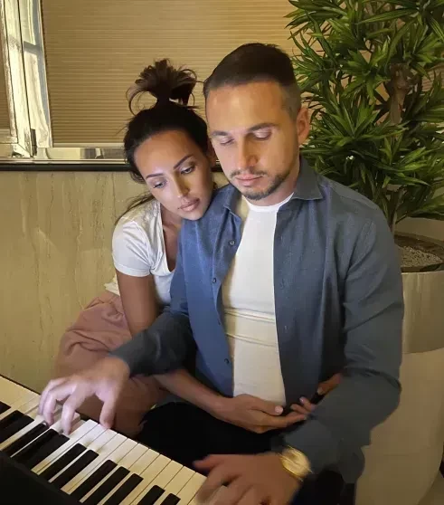 Алсу выпустила песню о "возвращении к себе" на фоне судебных разбирательств с бывшим мужем Яном Абрамовым