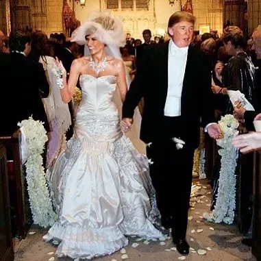 Свадебное платье Мелании Трамп выставлено на продажу за половину его первоначальной стоимости