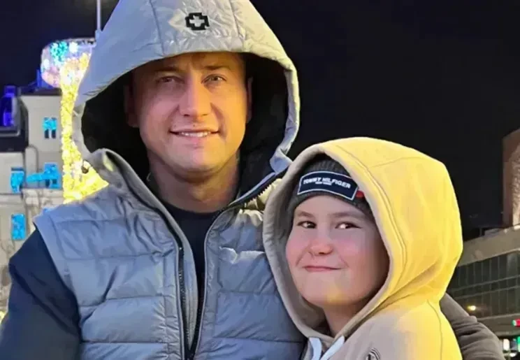 "Изолировал Тимофея от общения с мамой". Адвокат Агаты Муцениеце ответил на обвинения, что та не общается с сыном