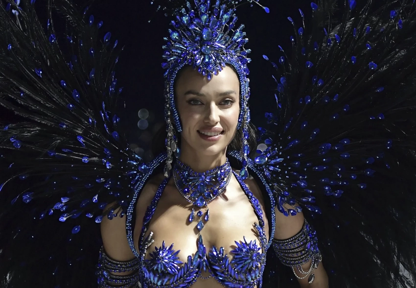 Ирина Шейк приняла участие в карнавале в Рио-де-Жанейро