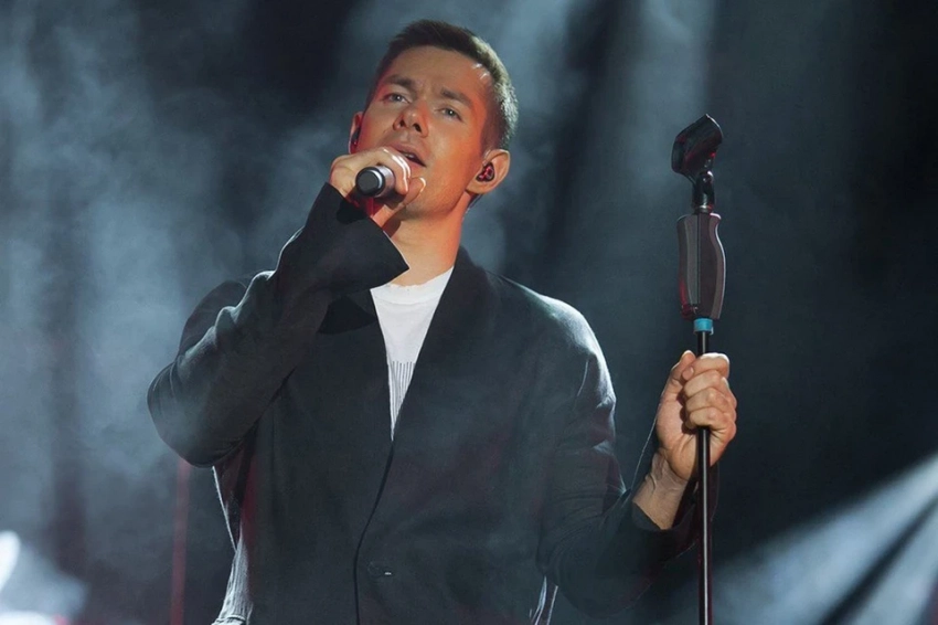 «В последний раз с сыном пели "Сигма бой"»: Стас Пьеха о семье, работе и реабилитационном центре