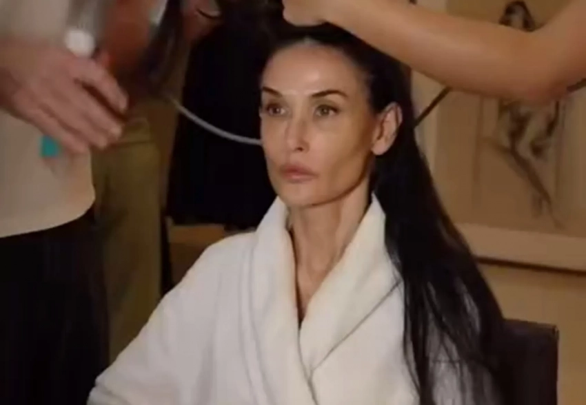 Деми Мур показала кадры без макияжа со сборов на "Оскар"