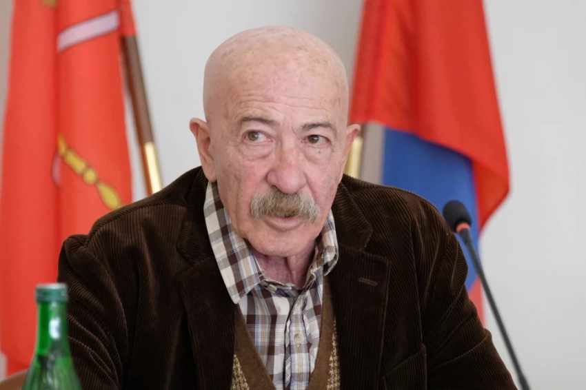 Александр Розенбаум за год заработал 36 млн рублей на барах в Петербурге