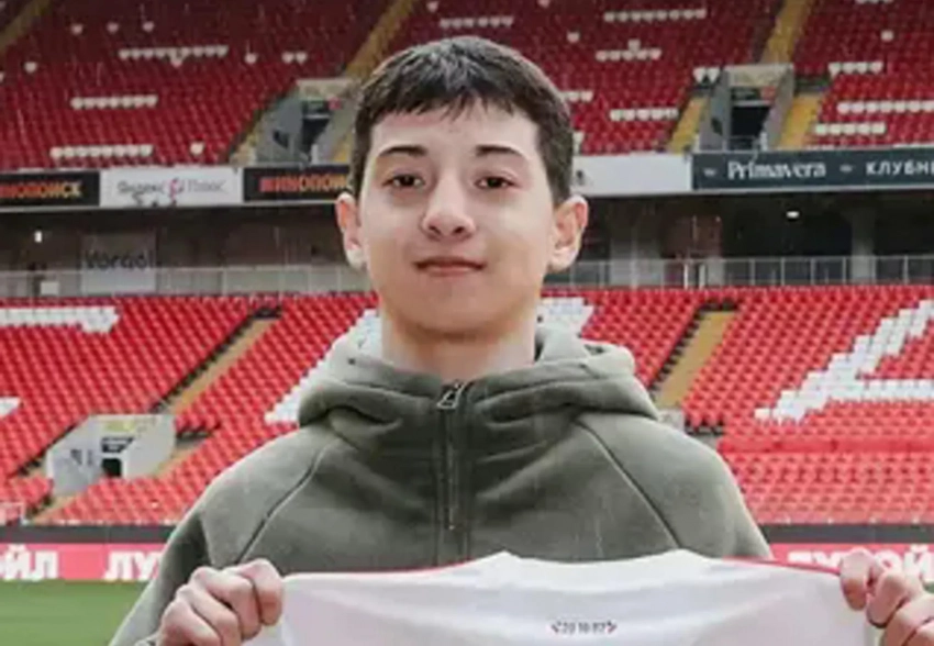 Звёздные блогеры не подарили обещанную квартиру 16-летнему гардеробщику Исламу Халилову, спасавшему людей во время теракта в "Крокусе"