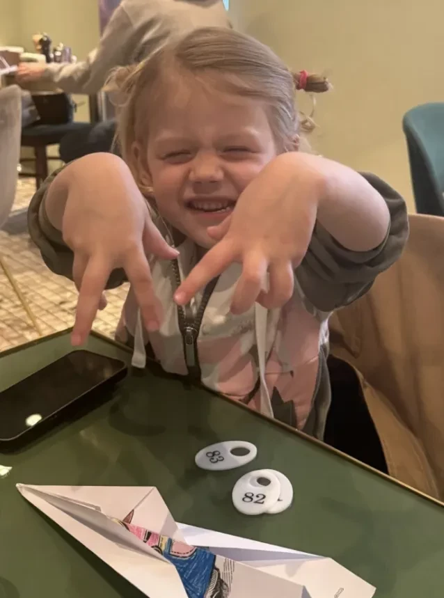 Софья Синицына воссоединилась с Павлом Табаковым в честь дня рождения дочери