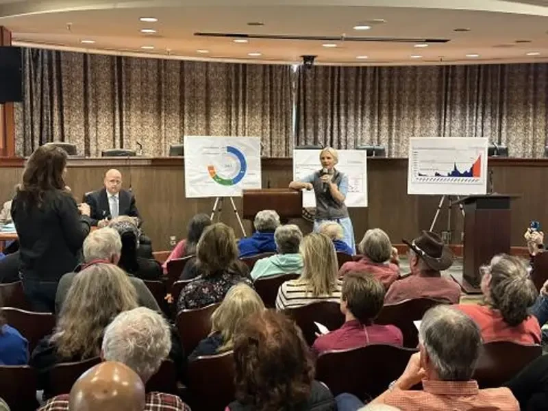 Член конгресса США: Не удивлюсь, если Зеленский платит прессе Британии, чтобы та искажала наши слова об Украине, а он продолжал зарабатывать на войне