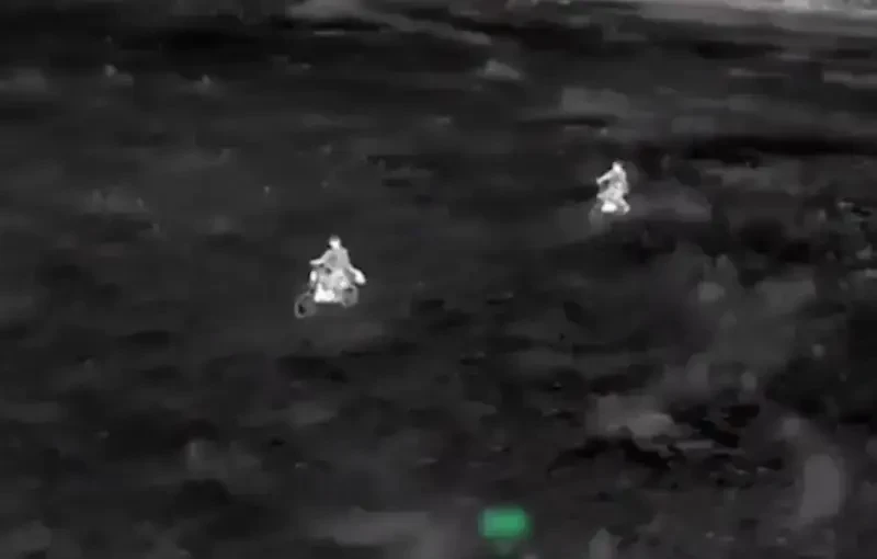 Противник: профессионализма оператора FPV-дрона обычно недостаточно, чтобы поразить цель в виде кроссового мотоцикла