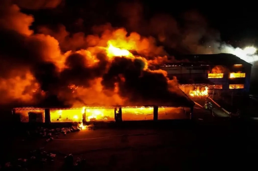 После удара «Искандеров» на предприятии в Харькове вспыхнул пожар