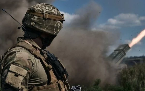 Юрий Подоляка в свежей сводке от 02.05.2025 сообщил о том, что ВС РФ начали штурм Покровска