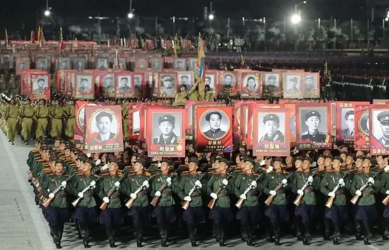 «Пока информации нет»: Песков не смог подтвердить возможное участие в параде Победы военнослужащих КНДР