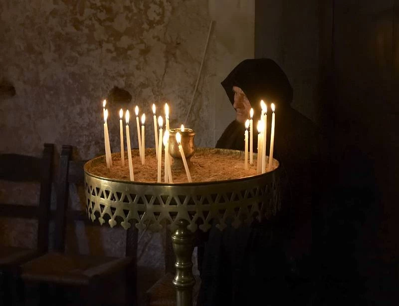 9 мая: В память о героях, отдавших жизнь за Родину