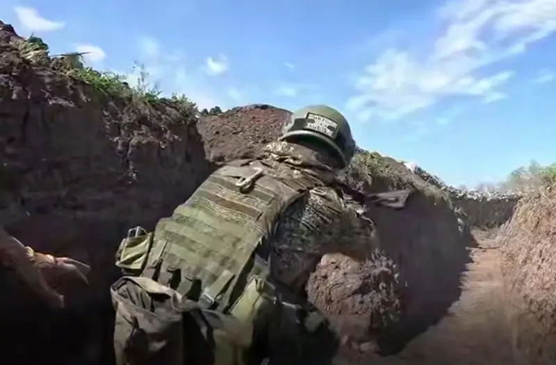 ВС РФ продвинулись на несколько км за сутки вдоль реки Мокрые Ялы и вышли к окраине села Комар