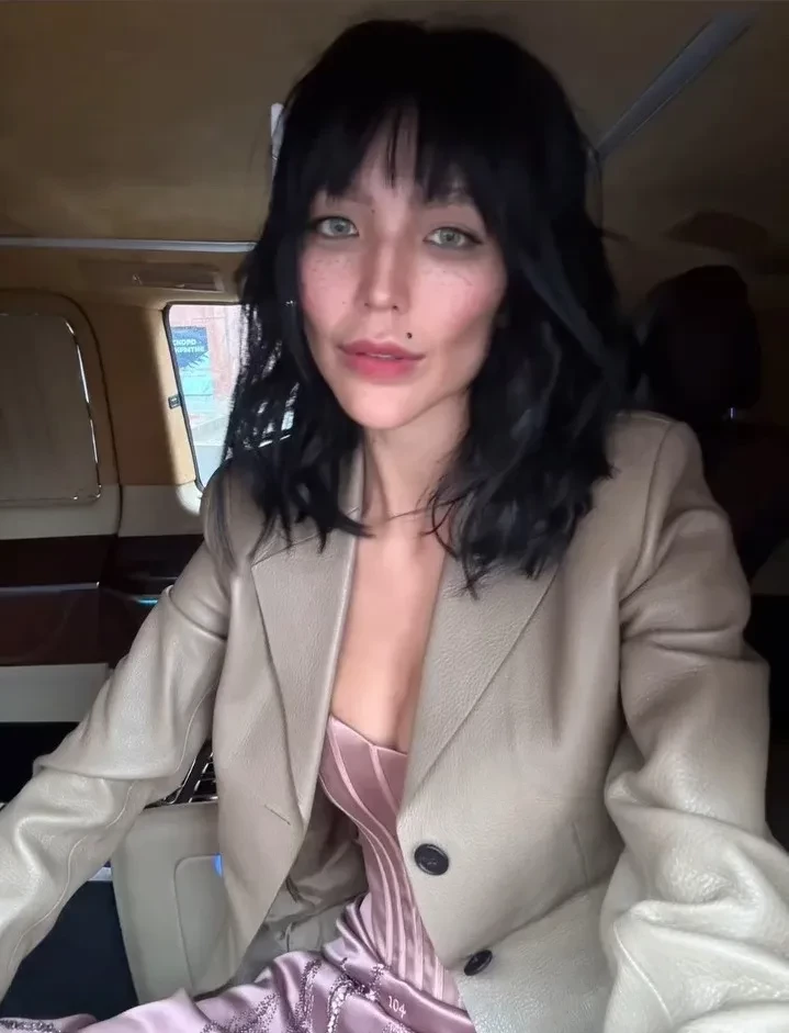 Дарина Эрвин поделилась кадрами визита в Москву с Александром Цекало