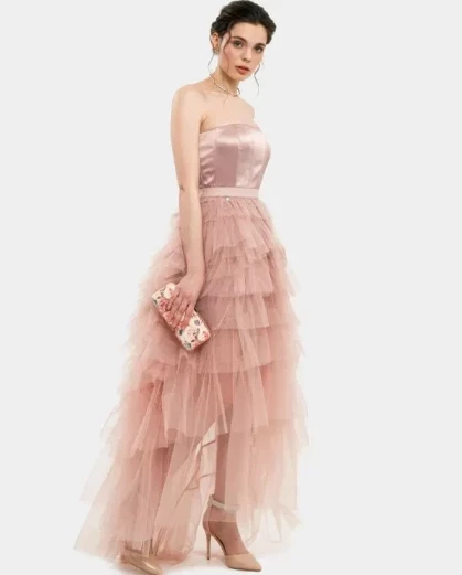 Какие модные платья выбрать на выпускной в 2025 году