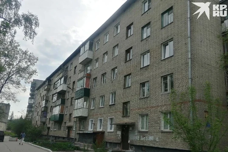 «Он всегда был какой-то странный»: певец Шура из Новосибирска отмечает 50-летний юбилей