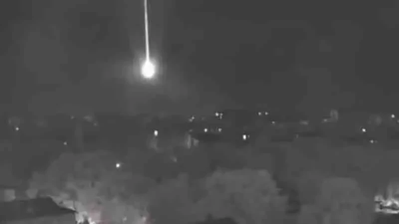 Появились кадры прилёта ракеты «Искандера» по объекту в Чернигове, наши войска наносят удары по целям в Харькове