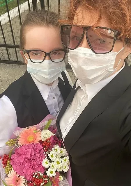 Яна Чурикова поздравила с 16-летием непубличную дочь