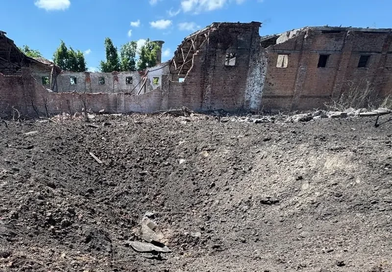 С продвижением армии России для противника возникает опасность нарушения военной логистики по дорогам Путивль-Сумы, Конотоп-Сумы и Киев-Сумы