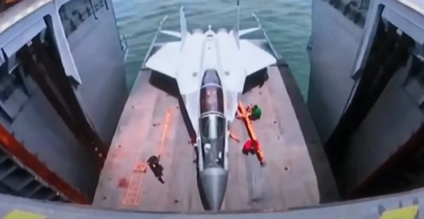 «Авианосцы строились под МиГ-29К»: закупленные Индией палубные истребители Rafale-M не смогут попасть в ангары кораблей