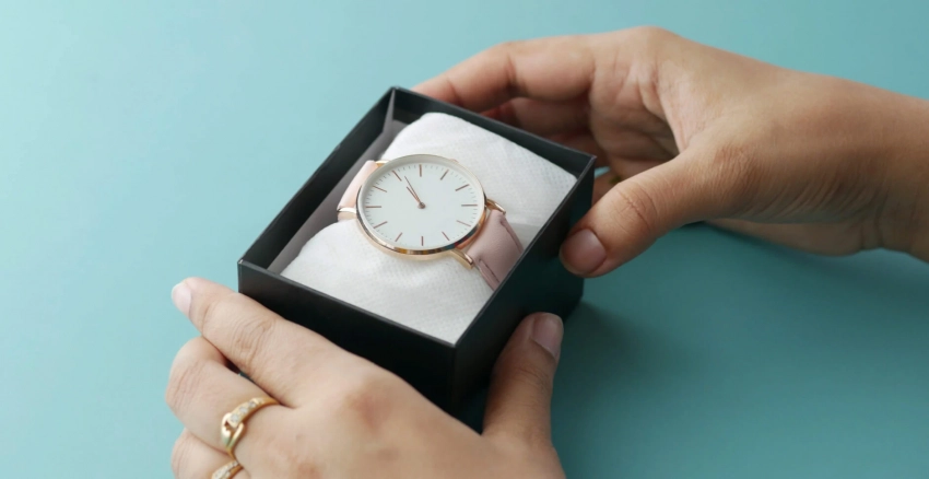 Неудачный вариант: почему дарить часы считается плохой приметой