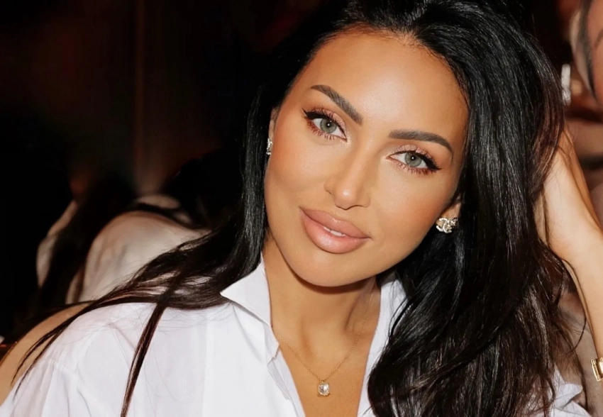 "Я выбрасываю весь негатив из своей жизни". Алсу ответила на критику после окончания развода с Яном Абрамовым