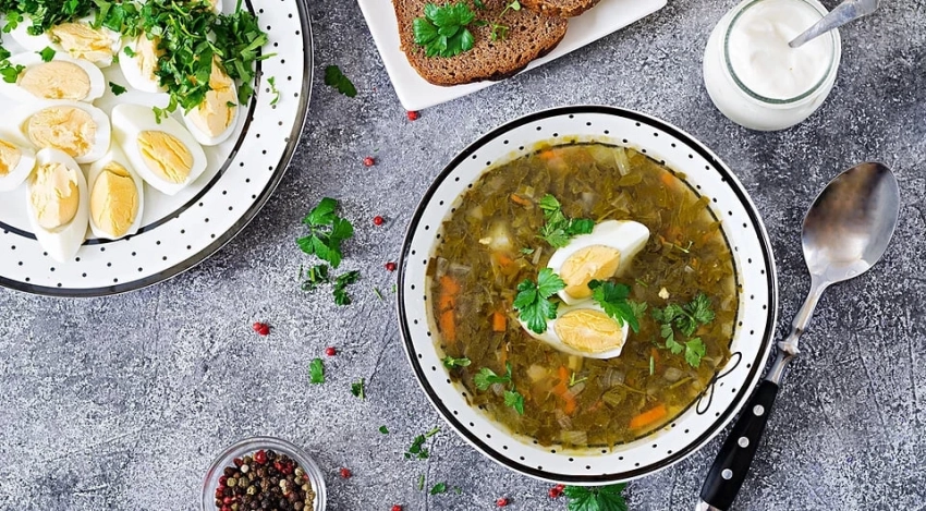 Весенние щи: 10 лучших рецептов супов из щавеля