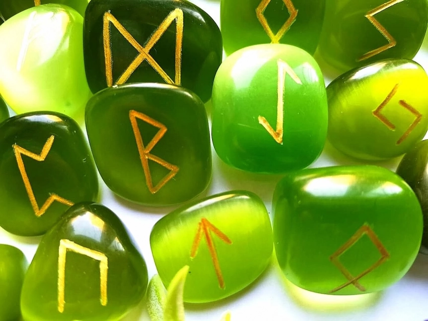 Оставить проблемы в прошлом: рунический гороскоп на неделю с 26 мая по 1 июня