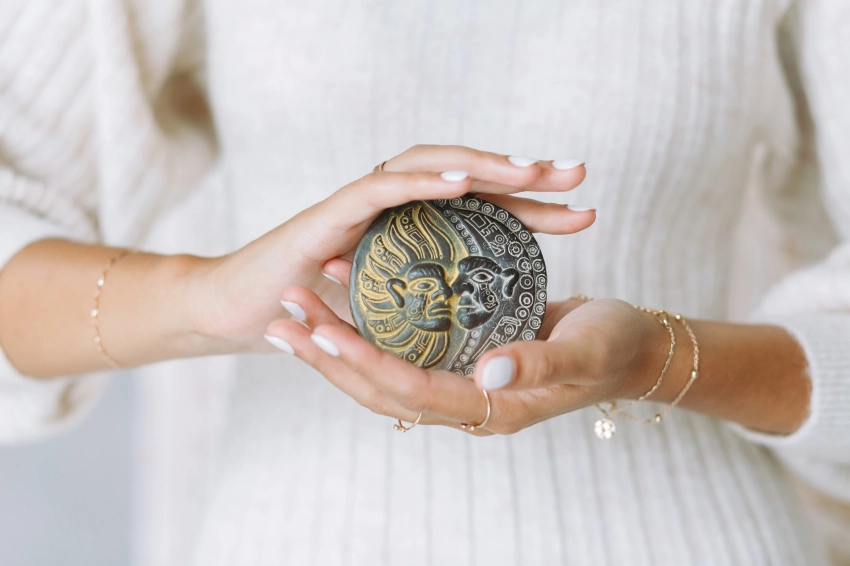 Как новолуние 27 мая 2025 года перезагрузит реальность 5 знаков зодиака