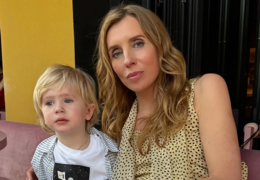 "Петя абсолютно мой сын!". Светлана Бондарчук опубликовала новые семейные фото с мужем и детьми