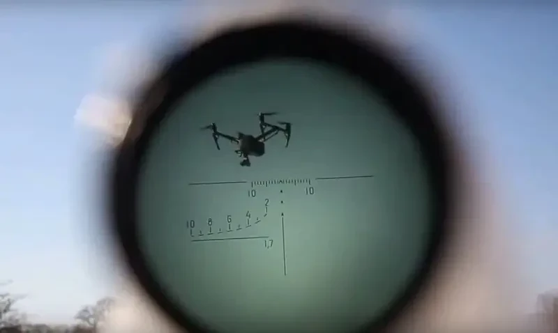 Mash: Минимум пять украинских дронов сбили местные жители из ружей в ходе отражения атаки на авиабазу в Иркутской области