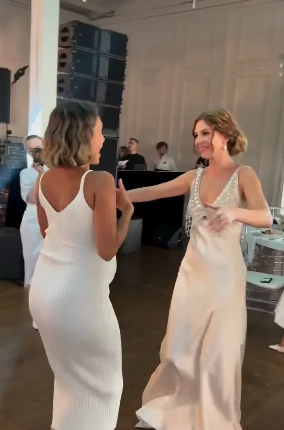 Регина Тодоренко подтвердила третью беременность