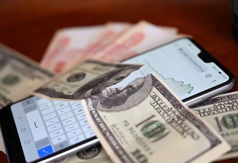 Летние колебания: как изменится курс доллара в июле?