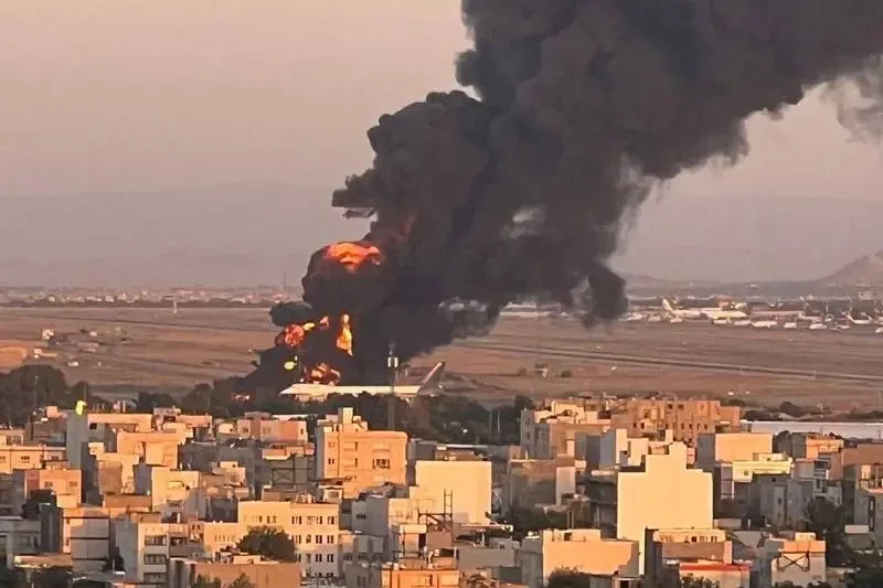 Новая атака Израиля: В Тегеране взрываются самодельные бомбы и заминированные автомобили