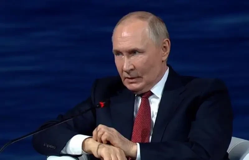 «Это будет последней ошибкой Киева»: Путин не исключает, что в чьём-то «больном воображении» есть планы ударить по России «грязной» атомной бомбой