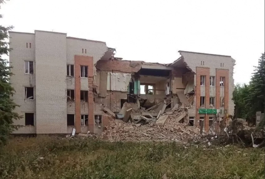 ВСУ атаковали здание администрации, школу и ДК в Курской области