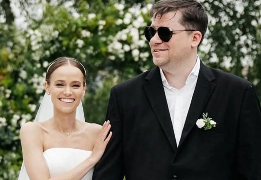 Жена Гарика Харламова опубликовала архивные фото в честь первой годовщины свадьбы