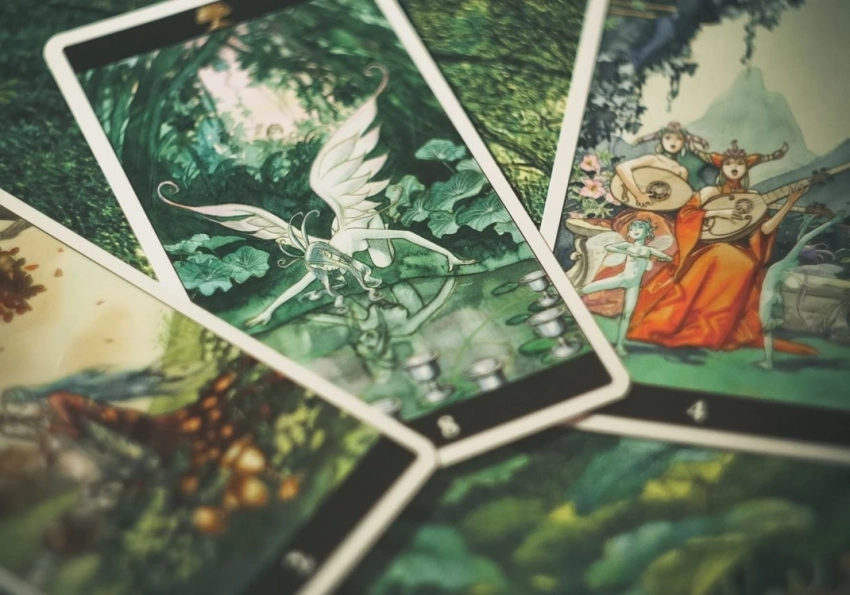 Что несет карта месяца каждому знаку зодиака в июне 2025 года: прогноз Таро