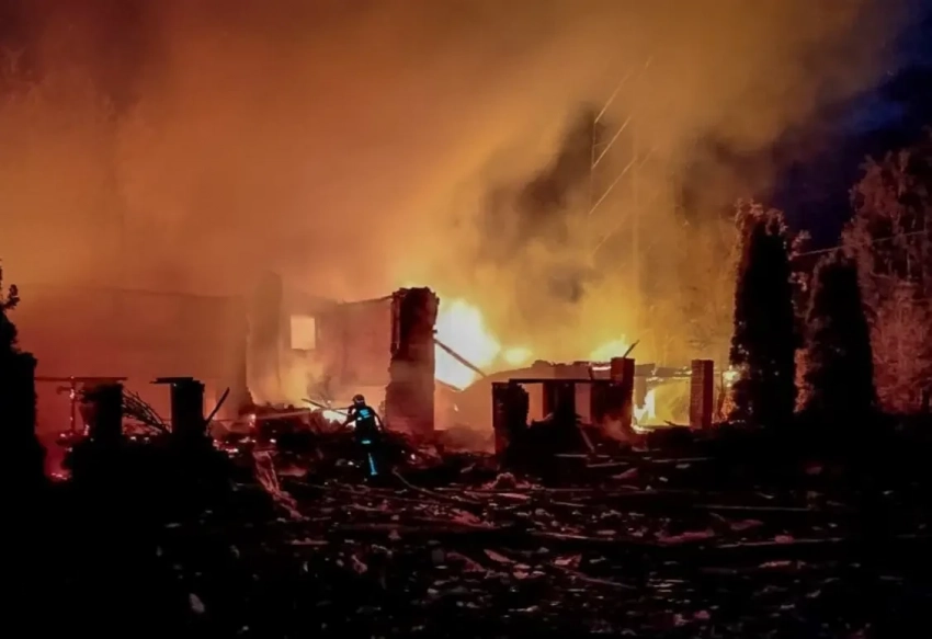 Опубликованы последствия ударов российских БПЛА «Герань-2» по ПВД ВСУ в городе Кролевец Сумской области