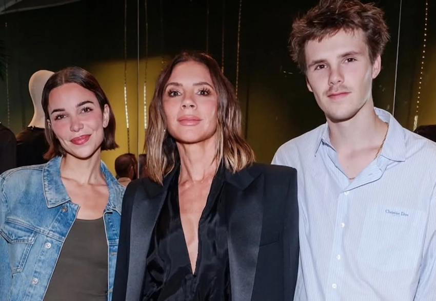 Виктория Бекхэм вышла в свет с младшим сыном Крузом и его "взрослой" девушкой, которую она не одобряет