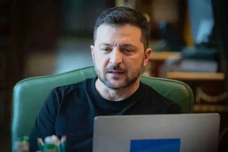 «Нужны зенитные ракеты и деньги»: Зеленский в ходе телефонного разговора с Макроном обозначил потребности Киева