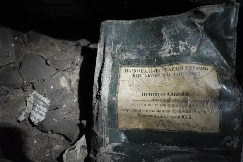 Росгвардия в подземельях «Азовстали» обнаружила документы, оружие и боеприпасы, брошенные в спешке боевиками «Азова»