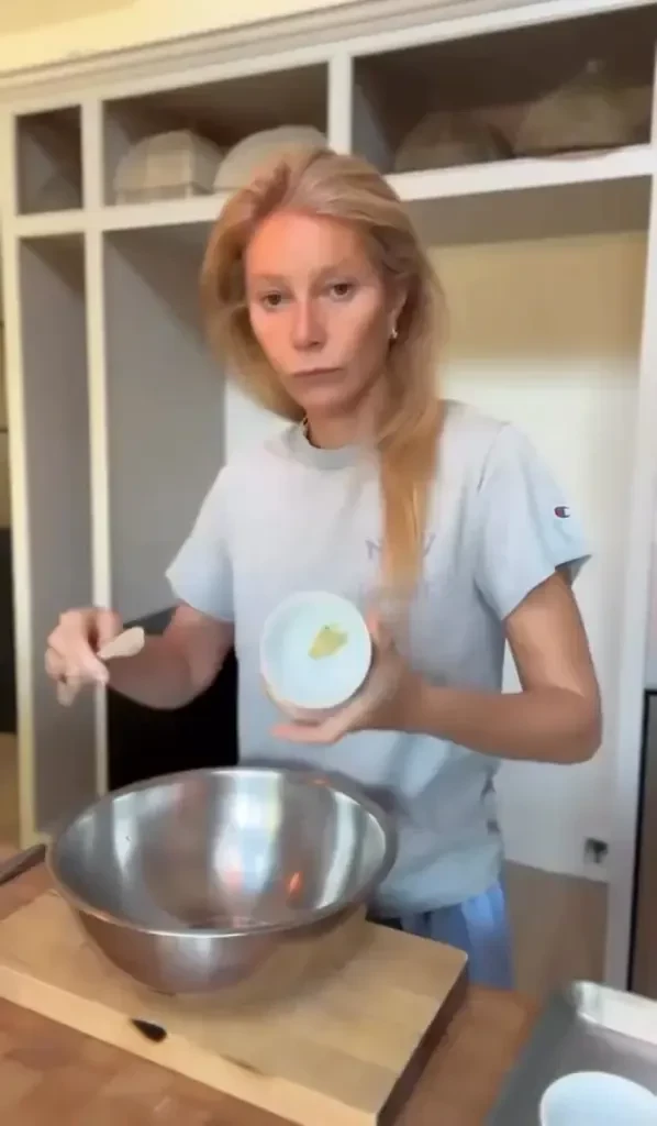 Гвинет Пэлтроу заподозрили в неудачной коррекции внешности