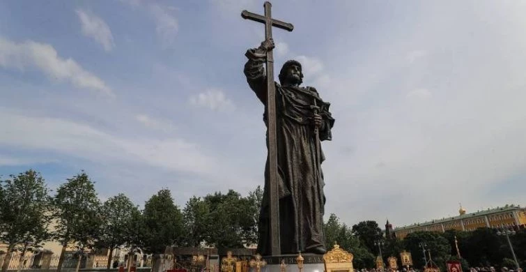 Что можно и что нельзя делать в День крещения Руси 28 июля 2025 года