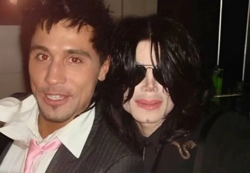 Дима Билан показал совместные фото с Майклом Джексоном, Ким Кардашьян и Дженнифер Лопес